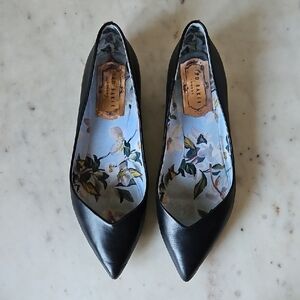 TED BAKER: Black Leather Logo Mancie Flats